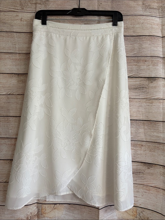 Ann Taylor Dresses & Skirts - Ann Taylor Floral Embroidered A-Line Skirt
